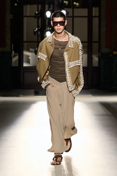 Look 19